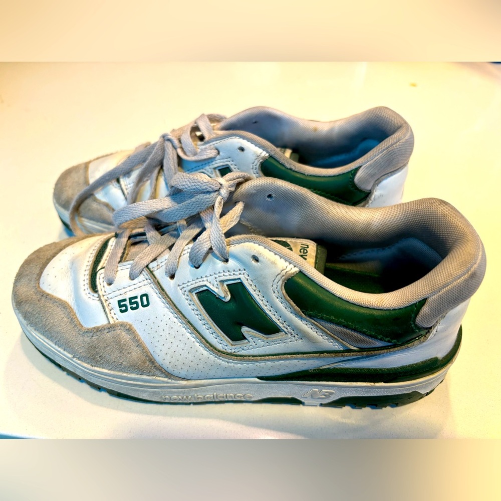 Unsex New Balance 550 green shoes used but in great shape